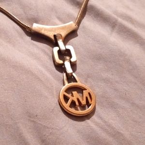 michael kors gold necklace / charm